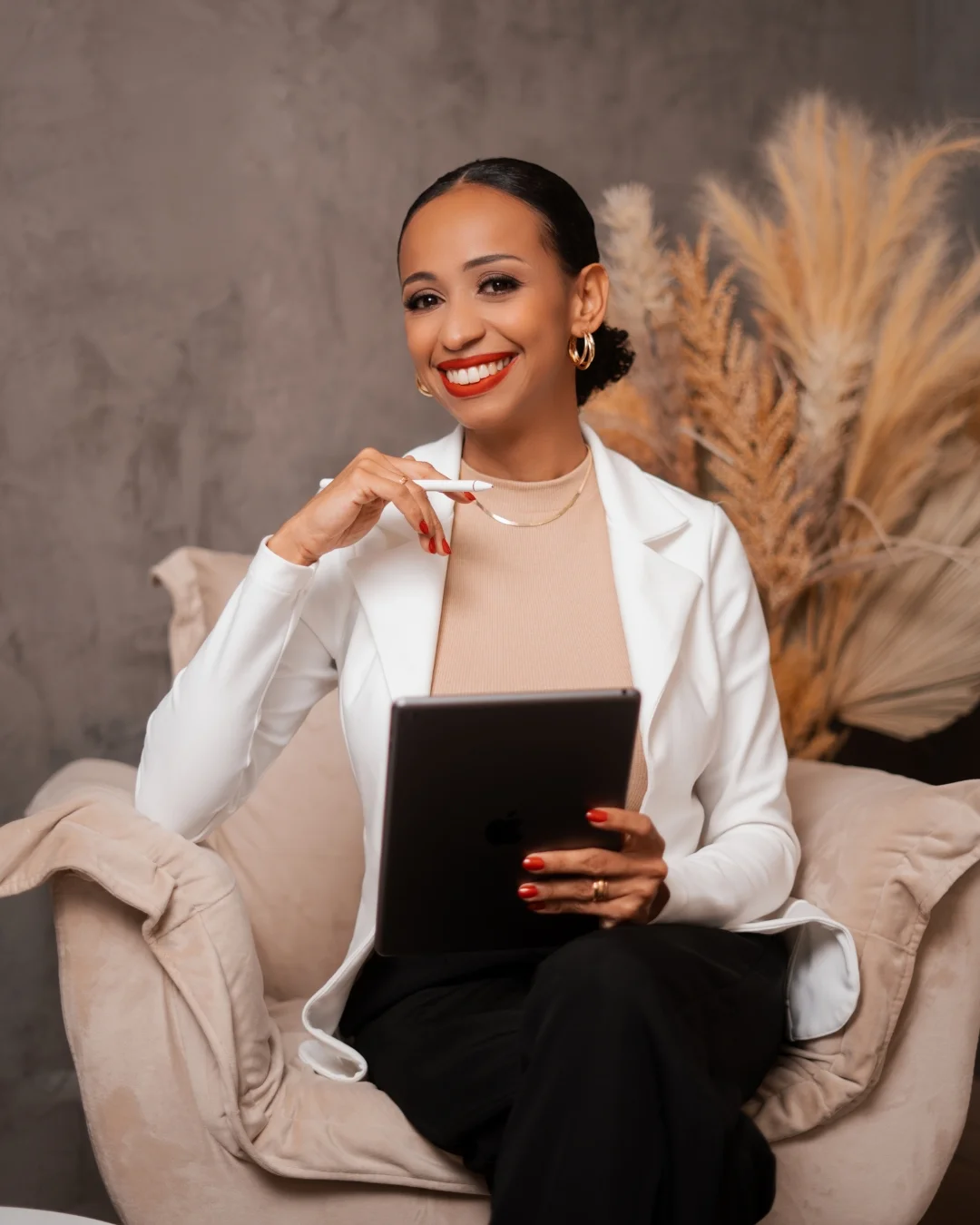 Dra. Nathalia Cavichiolli, revisora Springer Nature e criadora do Método V.O.E.